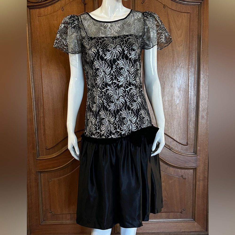 80s Dress Black Taffeta Dropped Waist Skirt Silver Lace Overlay Bow Size 7/8